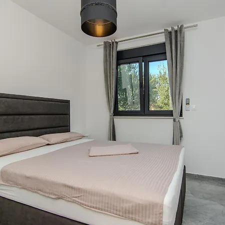 With A Parking Space - 23627 Appartamento Vir